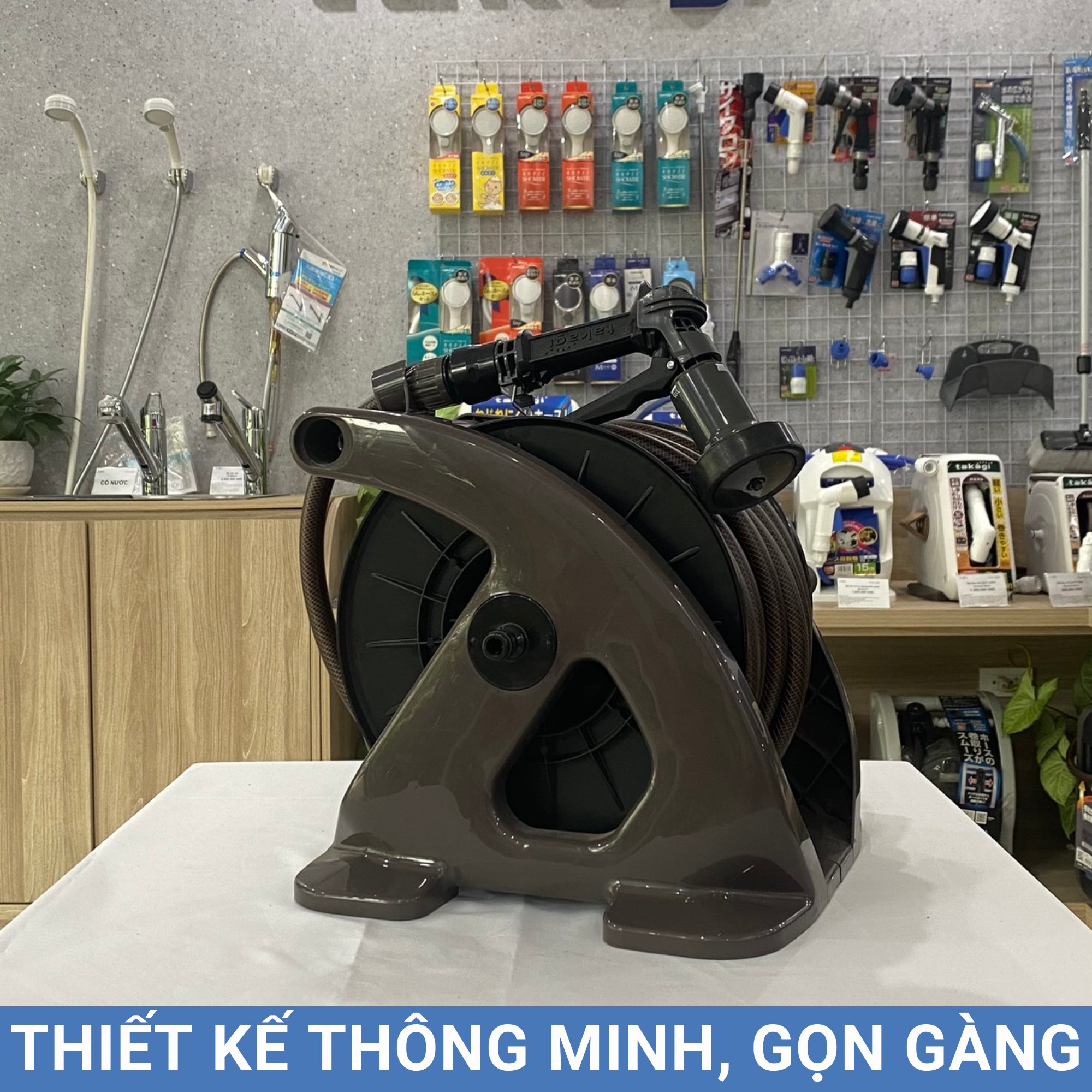 Bộ cuộn ống tưới cây 30m Tough Brown Takagi R330TBR